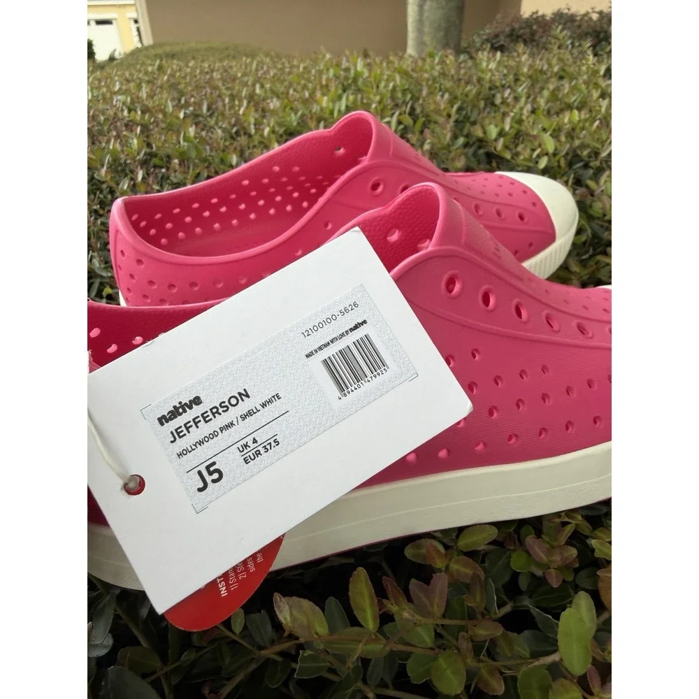 Native Jefferson Hollywood Pink/Shell White Slip On Junior Size J5 New With Tags